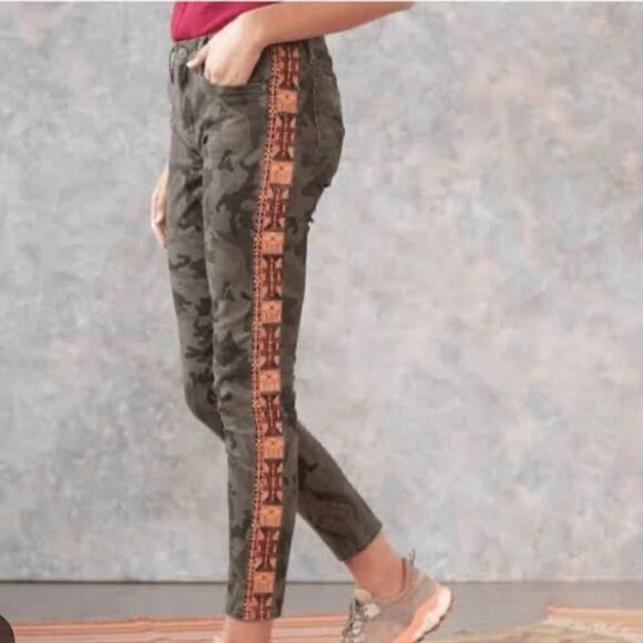 DRIFTWOOD Denim - Brand New Driftwood Jackie Camo Pants‎ - Size: 25